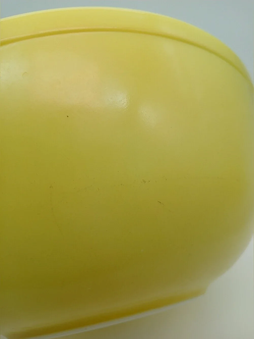 Pyrex 4-quart yellow mixing bowl